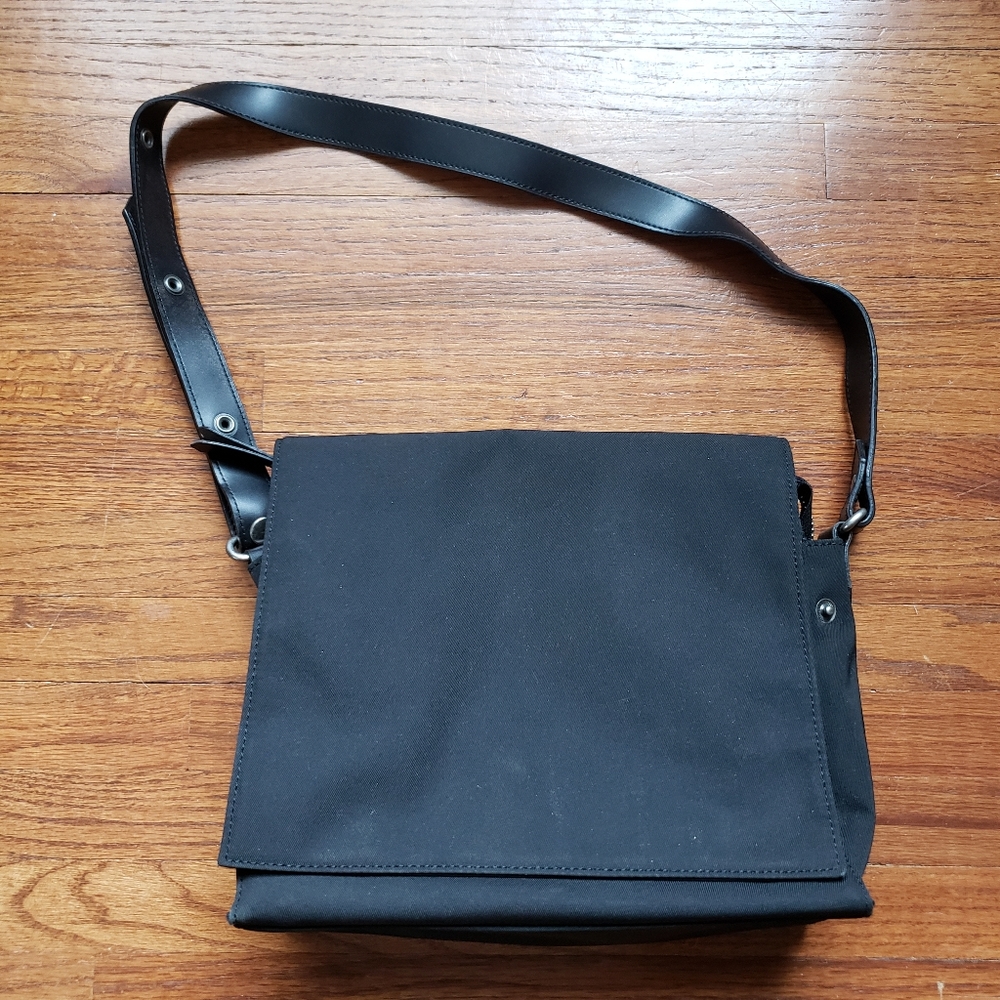 GAP | Nylon Flap Over Shoulder Bag | Black